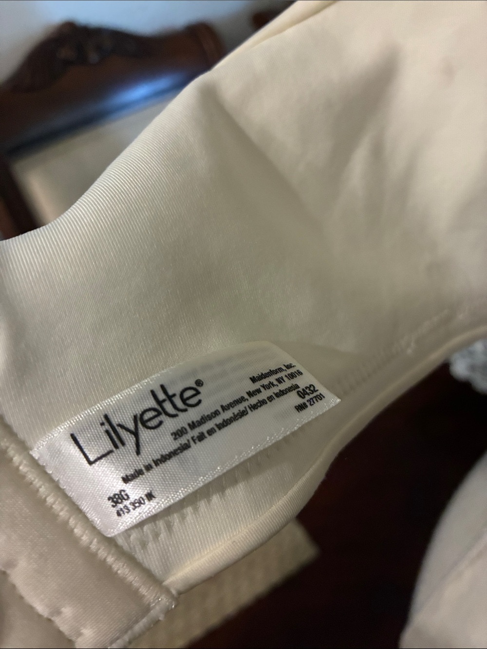 Lilyette Ivory Lace Full Coverage Bra - Picture 5 of 5